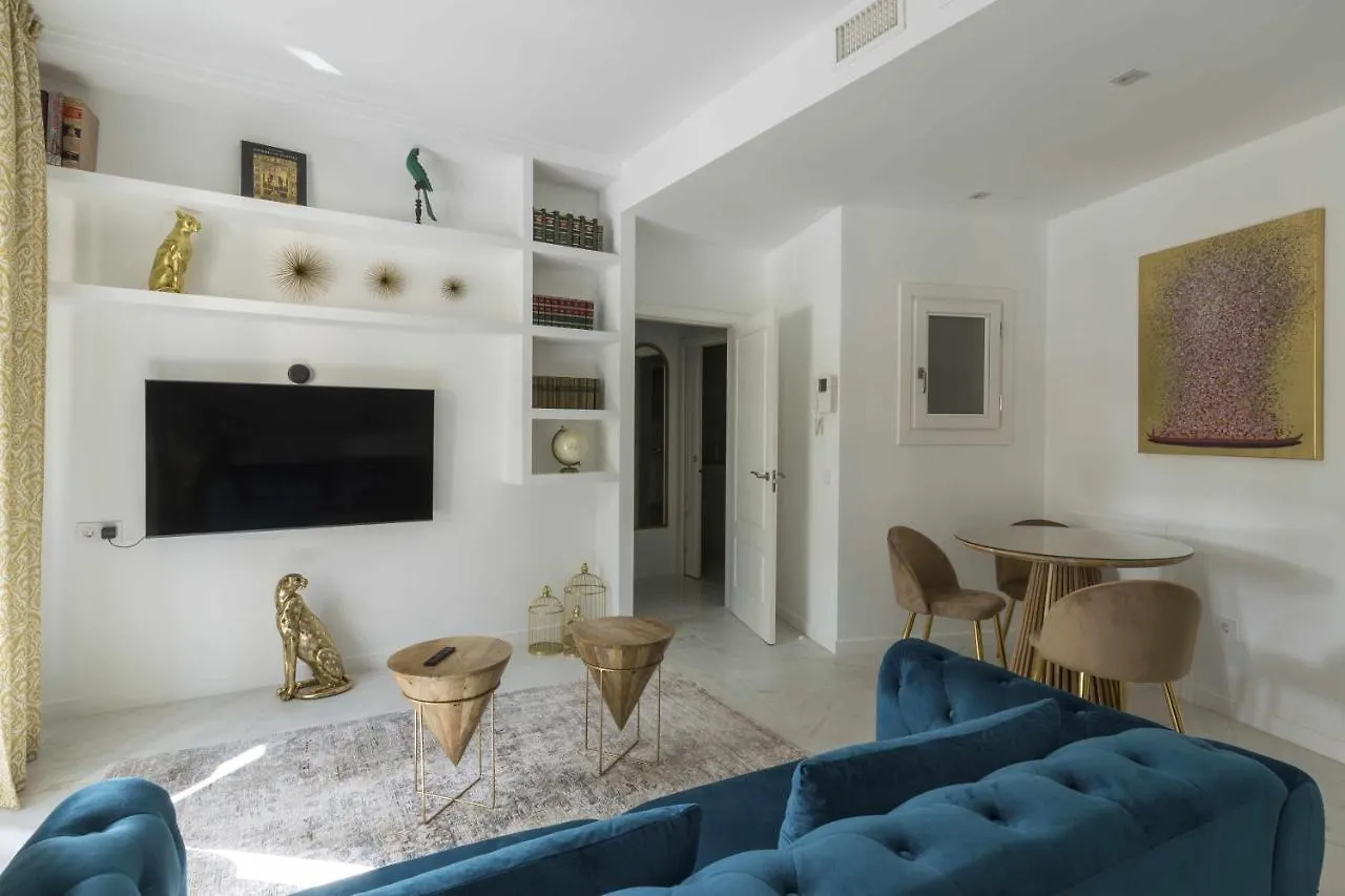 Lägenhetshotell The Clock House Luxury Urban Suites Málaga Spanien