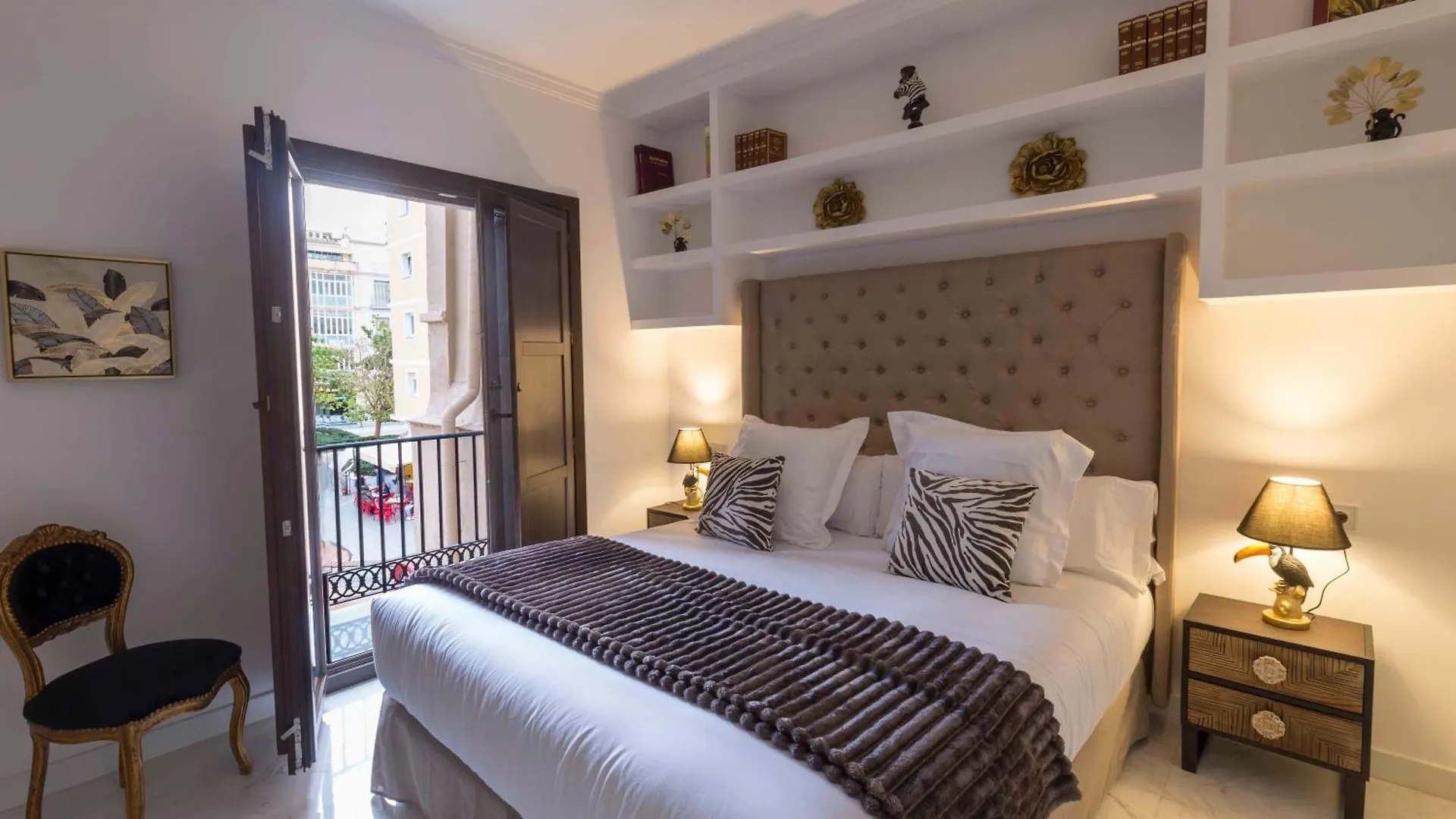Lägenhetshotell The Clock House Luxury Urban Suites Málaga